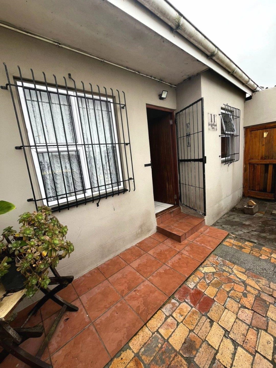 2 Bedroom Property for Sale in Pelican Park Western Cape